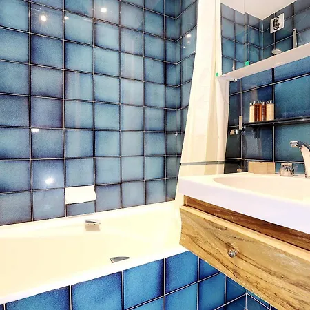 1850 Ski-aux-pieds Avec Parking Et Wifi - Fr-1-575-48 Courchevel